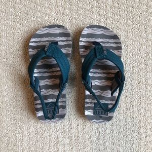 NWT Reef Sandals